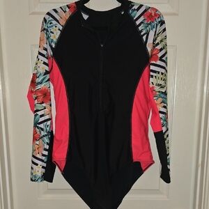 NWOT Source‎ Unknown Black and Pink Floral One Piece Swimsuit